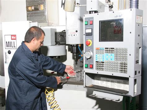 cnc machine training institute in delhi|cnc training near me.